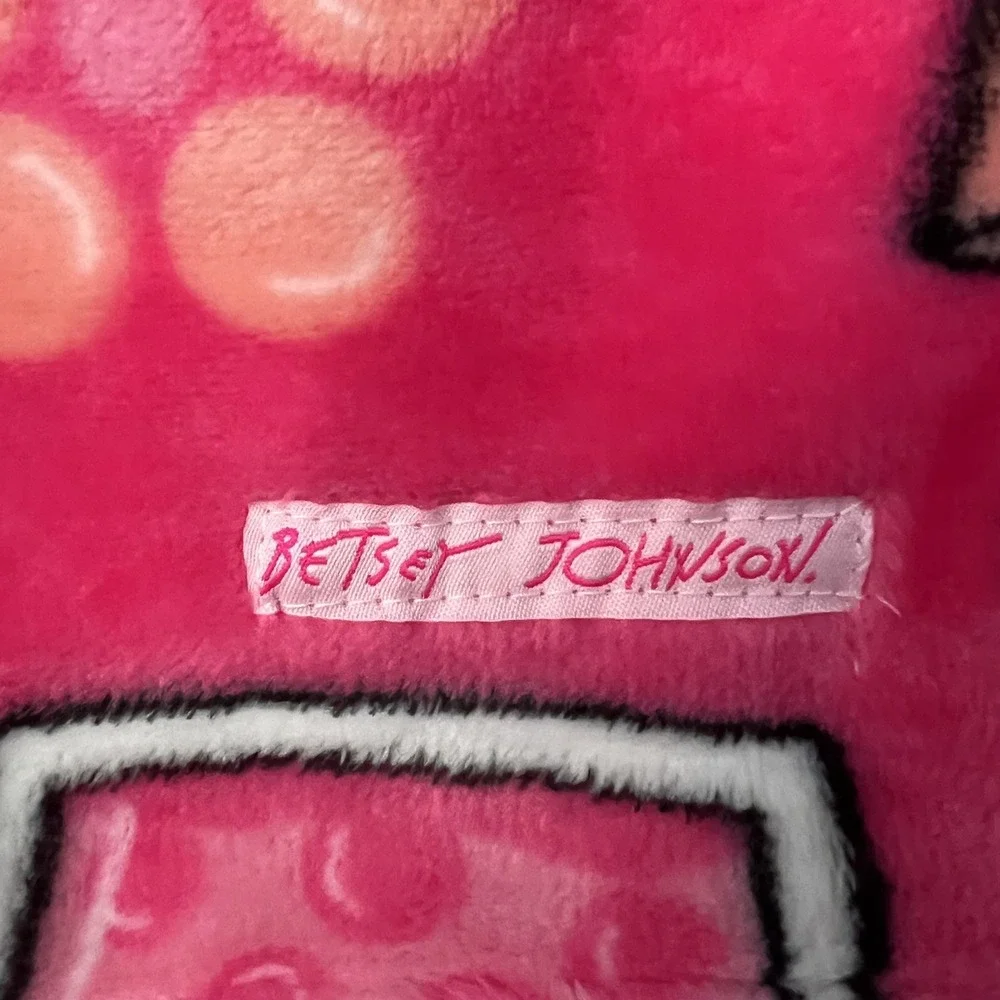 Betsey Johnson Pink Ultra Plush Boba Tea Drink Throw Blanket 50 x 60 NWT
